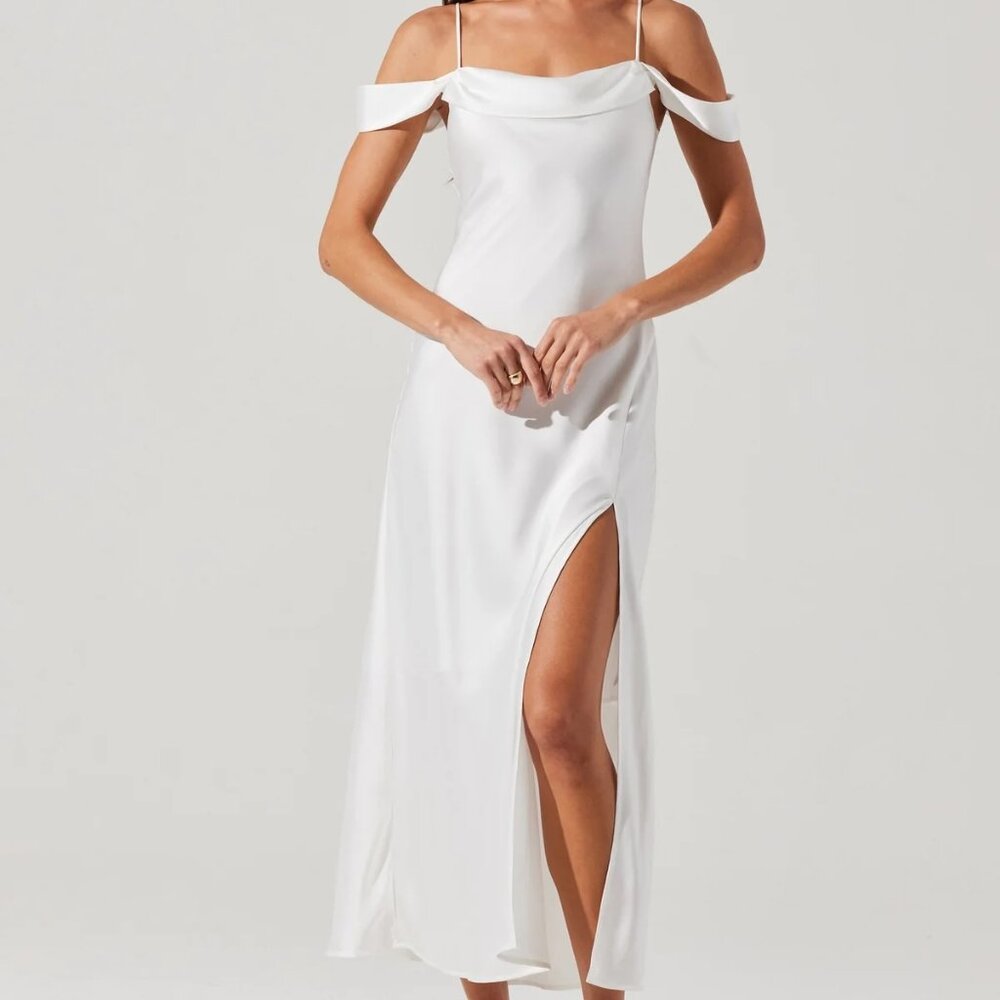 ASTR The Label Kitura Cold Shoulder Maxi Dress